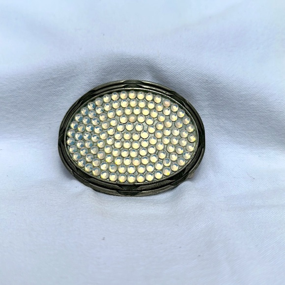 TRES FLORES BELT BUCKLE CATCH LIGHT THE IRIDESCENT BEADED STATEMENT PIECE MINT - Picture 2 of 4